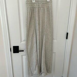 Shein wide leg sweats. Grey. In great condition. Size xs